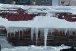 屋根からの氷柱