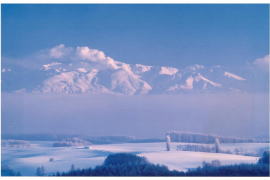 冬の十勝岳連峰