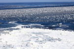 オホーツク海に浮かぶ流氷